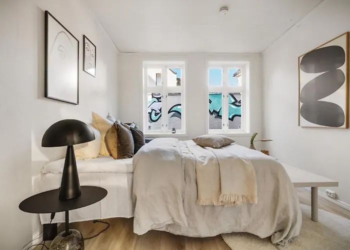 Cozy Hideaway With Private Balcony And Self Check In