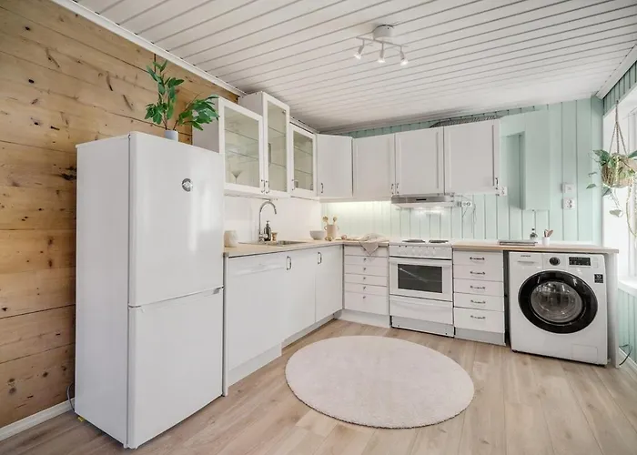 Cozy Hideaway With Private Balcony And Self Check In