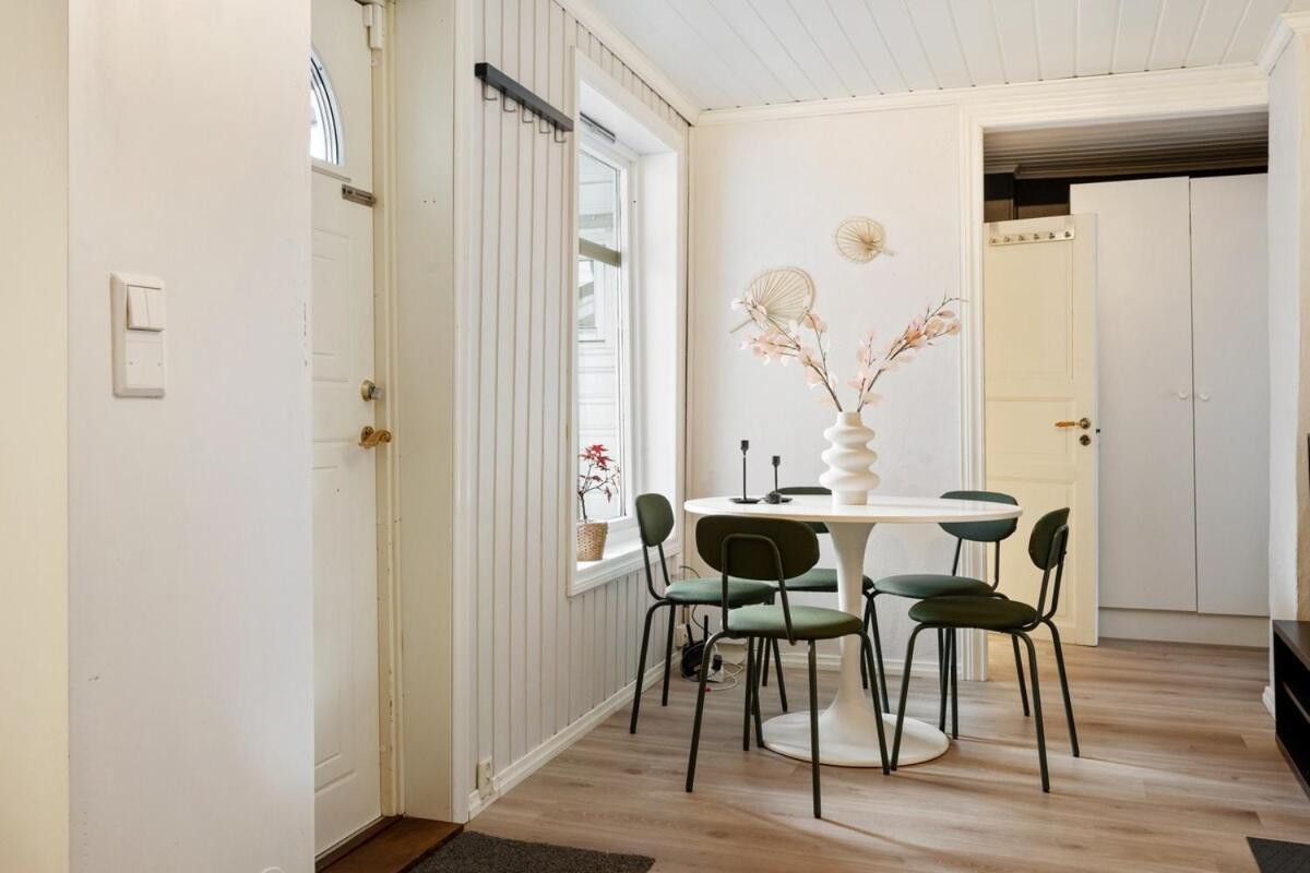 Cozy Hideaway With Private Balcony And Self Check In Bergen